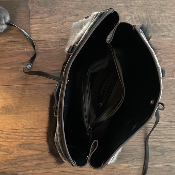 Adorable large purse by Sandra Roberts Squared. - Picture 9 of 9